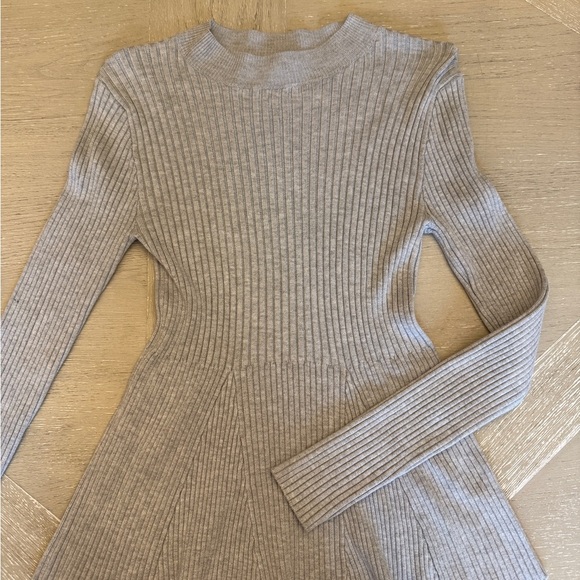 Lulus Dresses & Skirts - Lulu's Gray Long Sleeve Ribbed Sweater